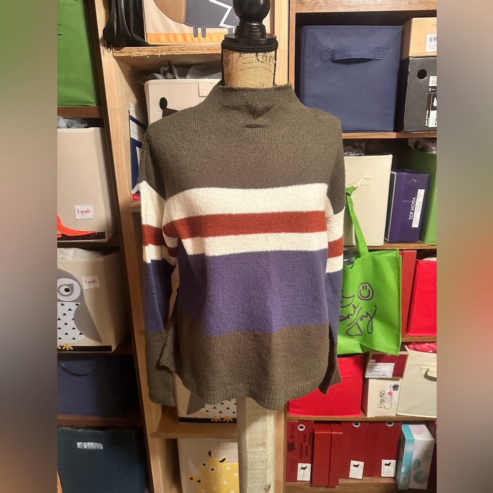 Hem & Thread Sweater - Picture 7 of 15